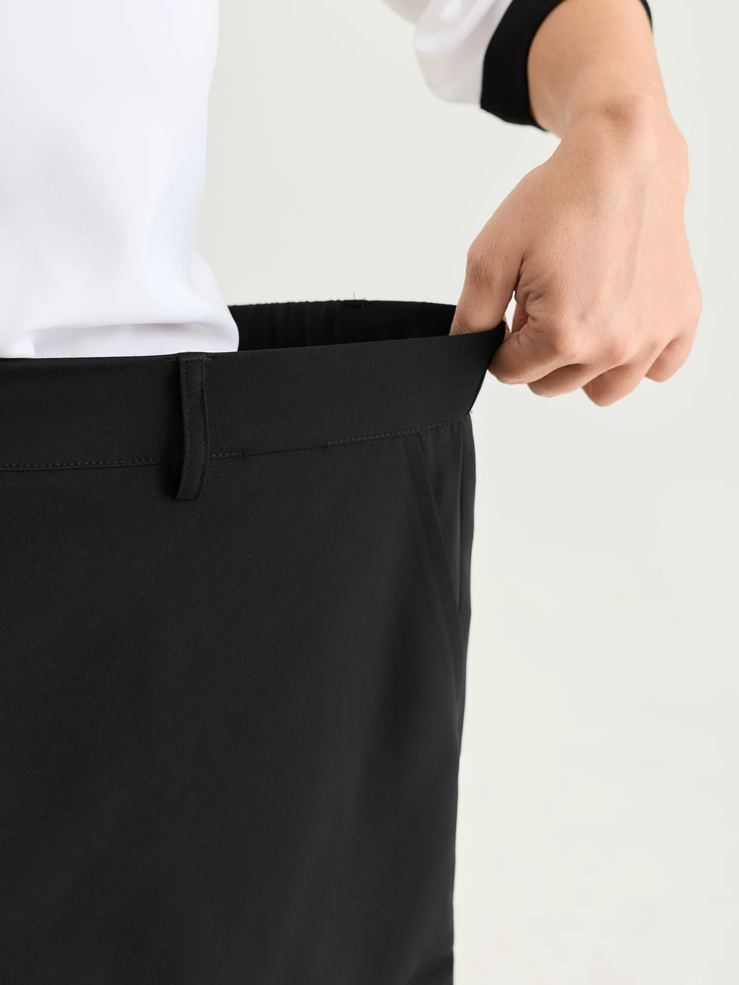 Side Button Detail Straight-Leg Shorts - Image 5