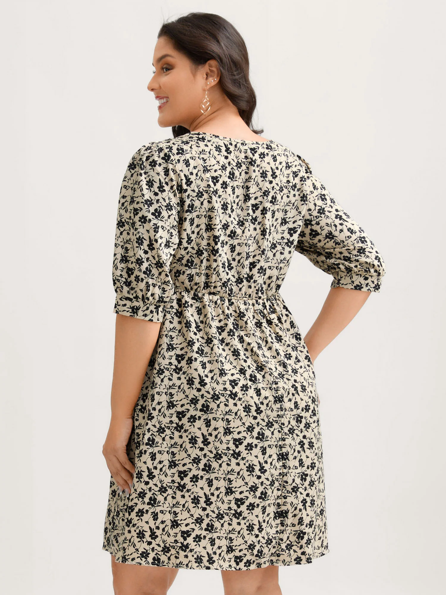 Silhouette Floral Cinched-Waist Midi Dress - Image 4