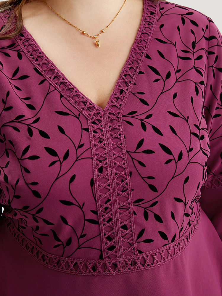 Silhouette Floral Print Lace Patchwork Layered Hem Blouse - Image 7