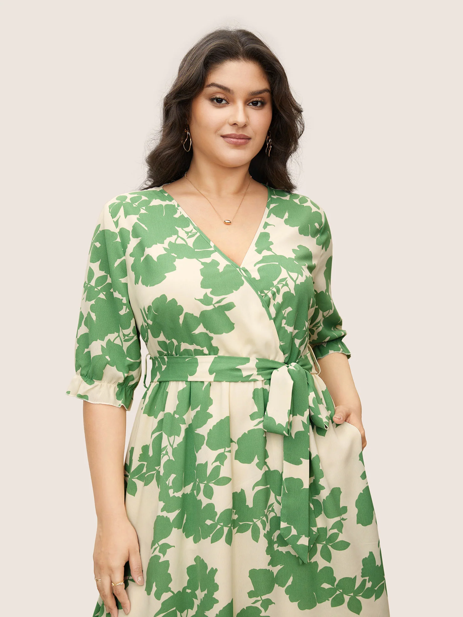 Silhouette Floral Print Overlap Collar Lantern Sleeve Dress - Image 4