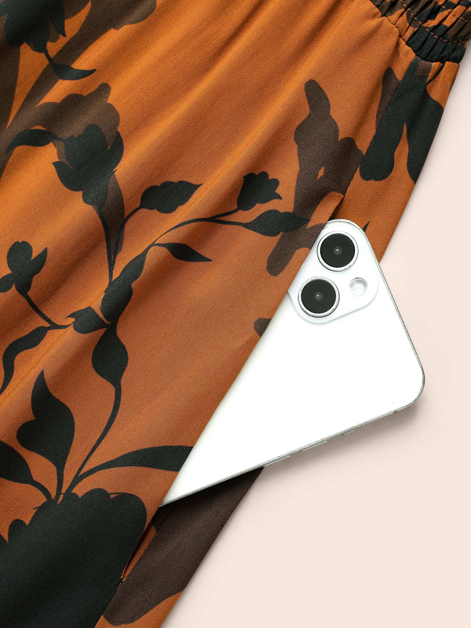 Silhouette Floral Print Ruffle Sleeve Dress - Image 5