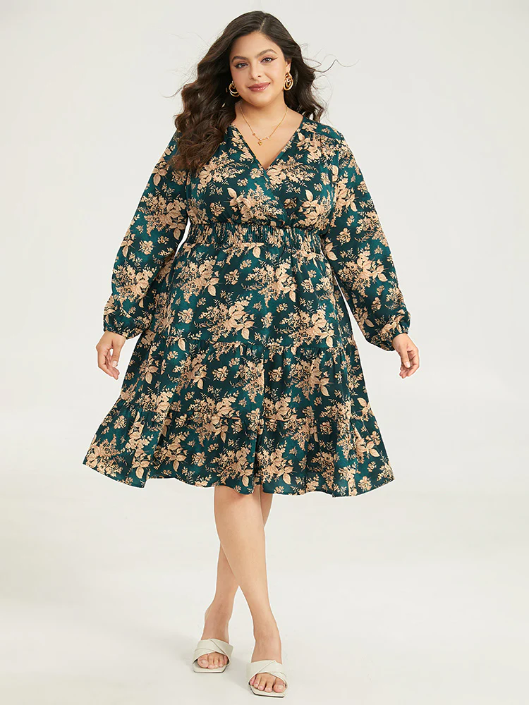 Silhouette Floral Print Surplice Neck Shirred Dress - Image 4