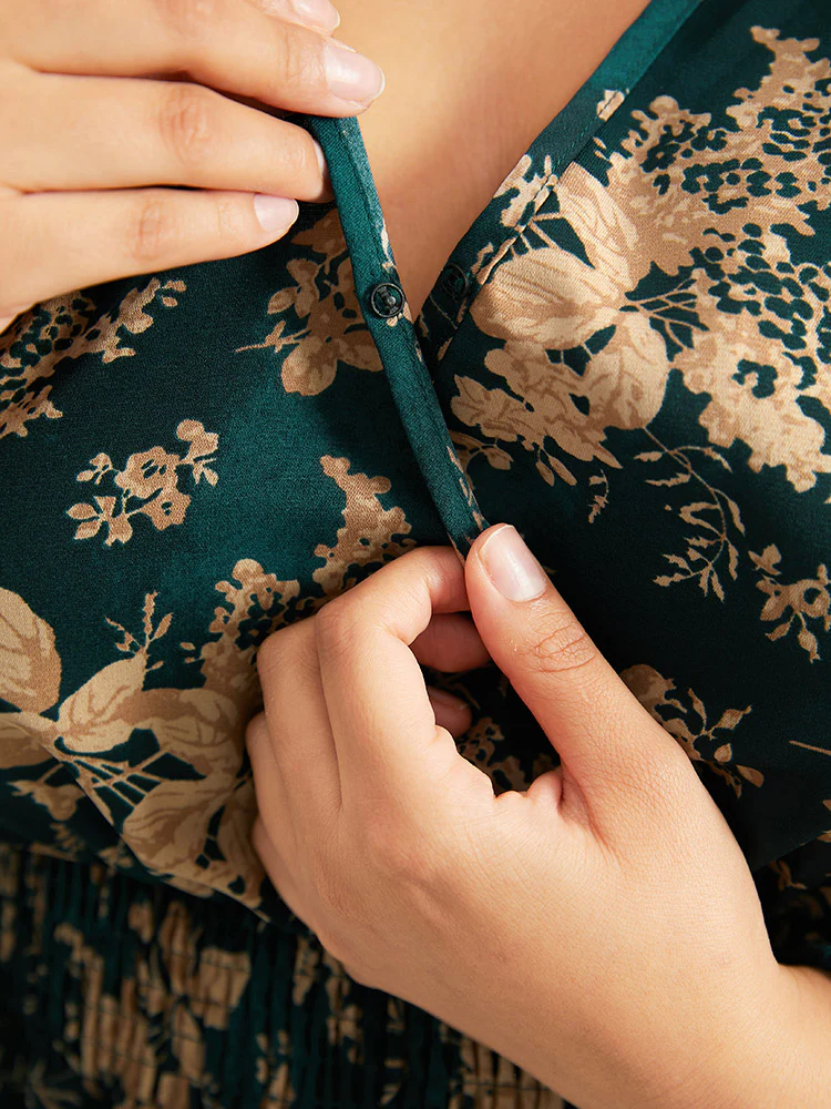Silhouette Floral Print Surplice Neck Shirred Dress - Image 8