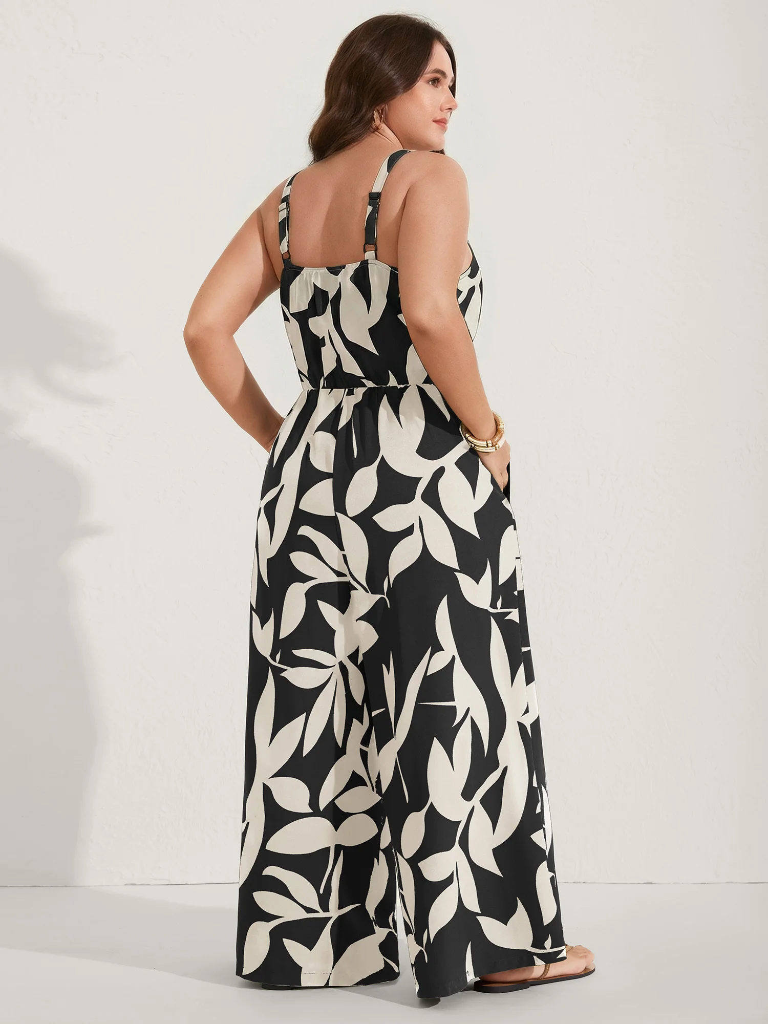 Silhouette Floral Print Sweetheart Jumpsuit - Image 19