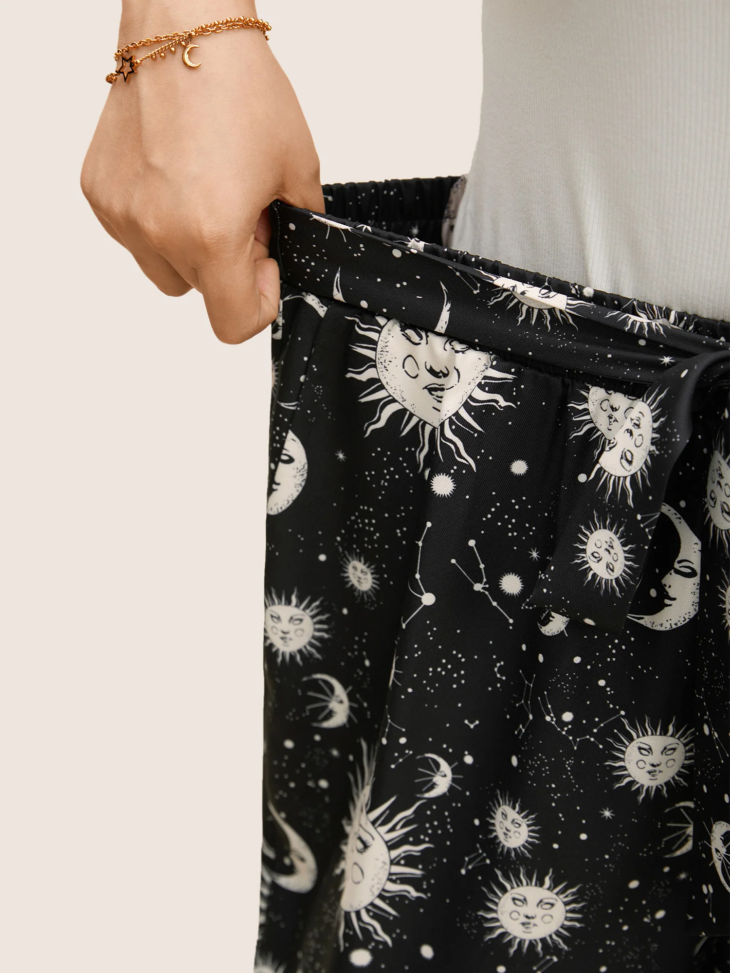 Silhouette Floral Print Ties Side Seam Pocket Pants - Image 12
