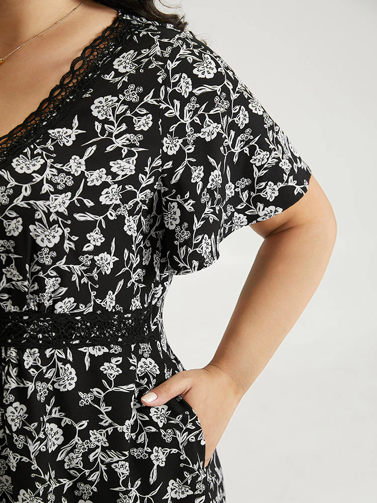 Silhouette Floral Print V Neck Ruffles Lace Panel Dress - Image 7