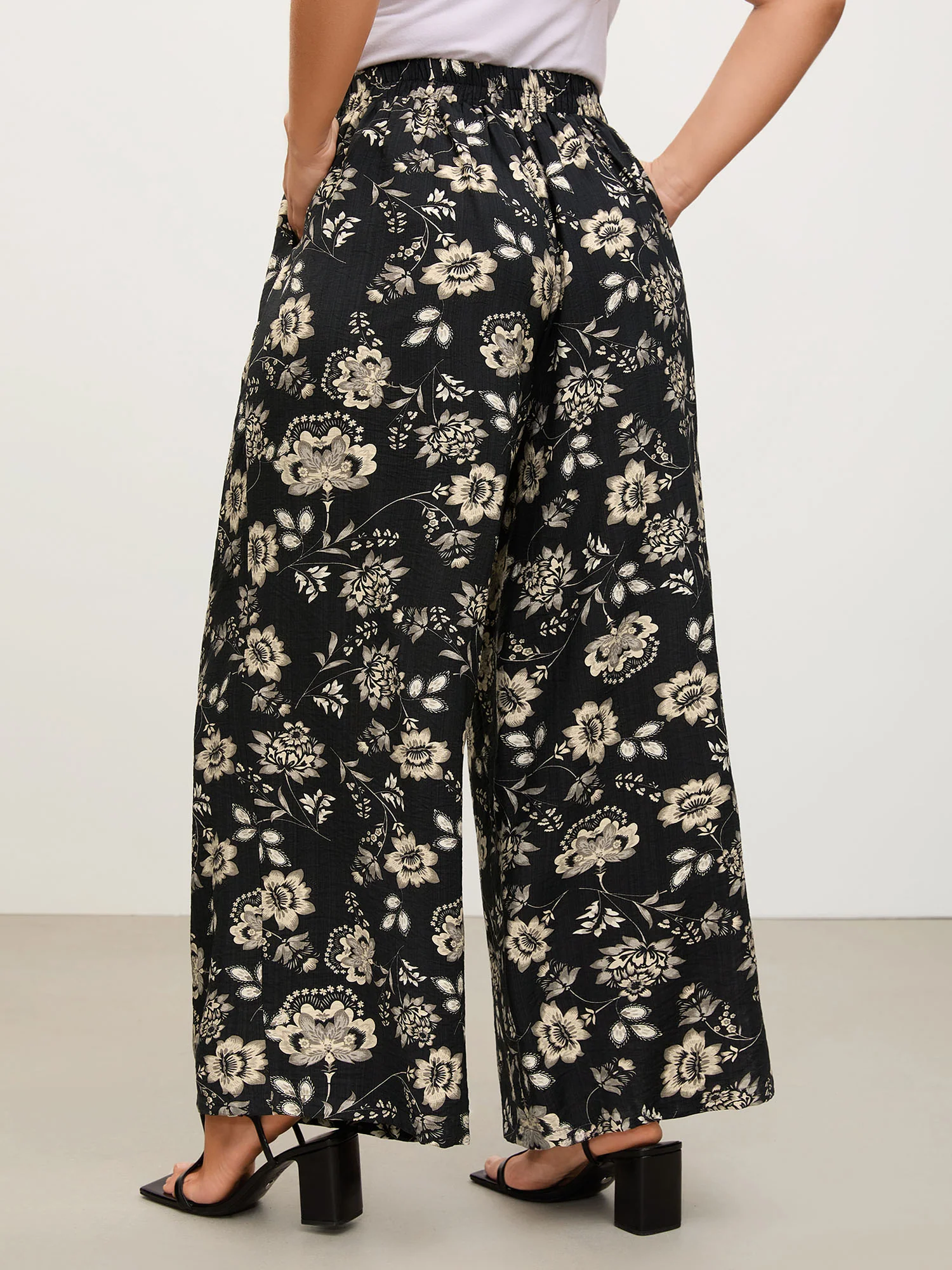 Silhouette Floral Print Wide-Leg Pants - Image 5