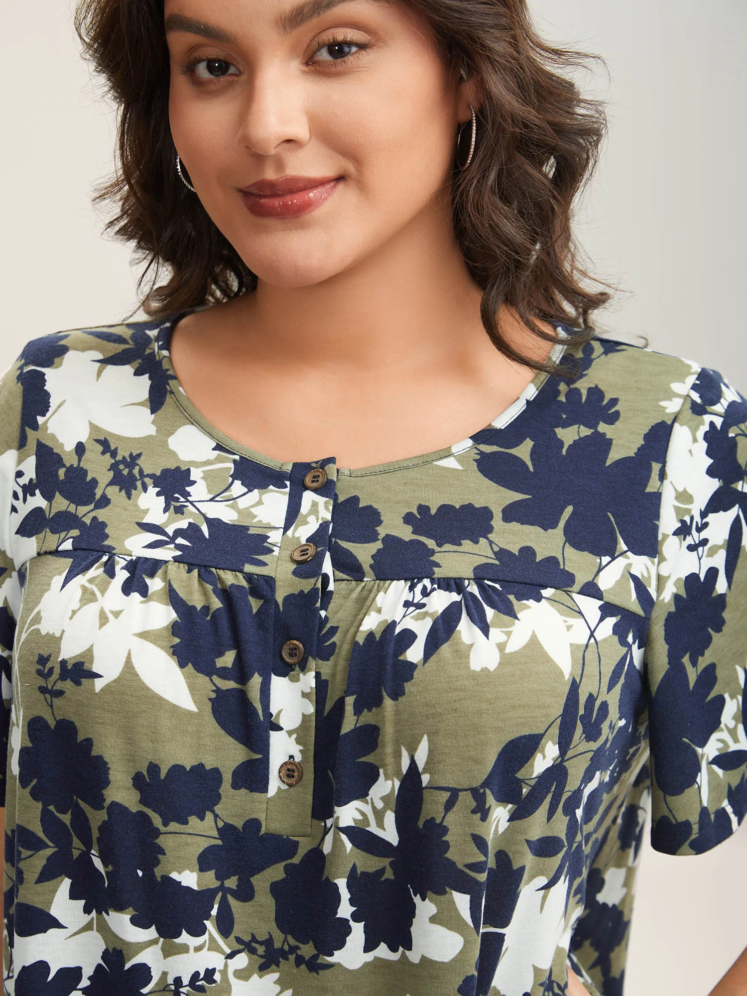 Silhouette Flower Button Placket Jersey Top - Image 2