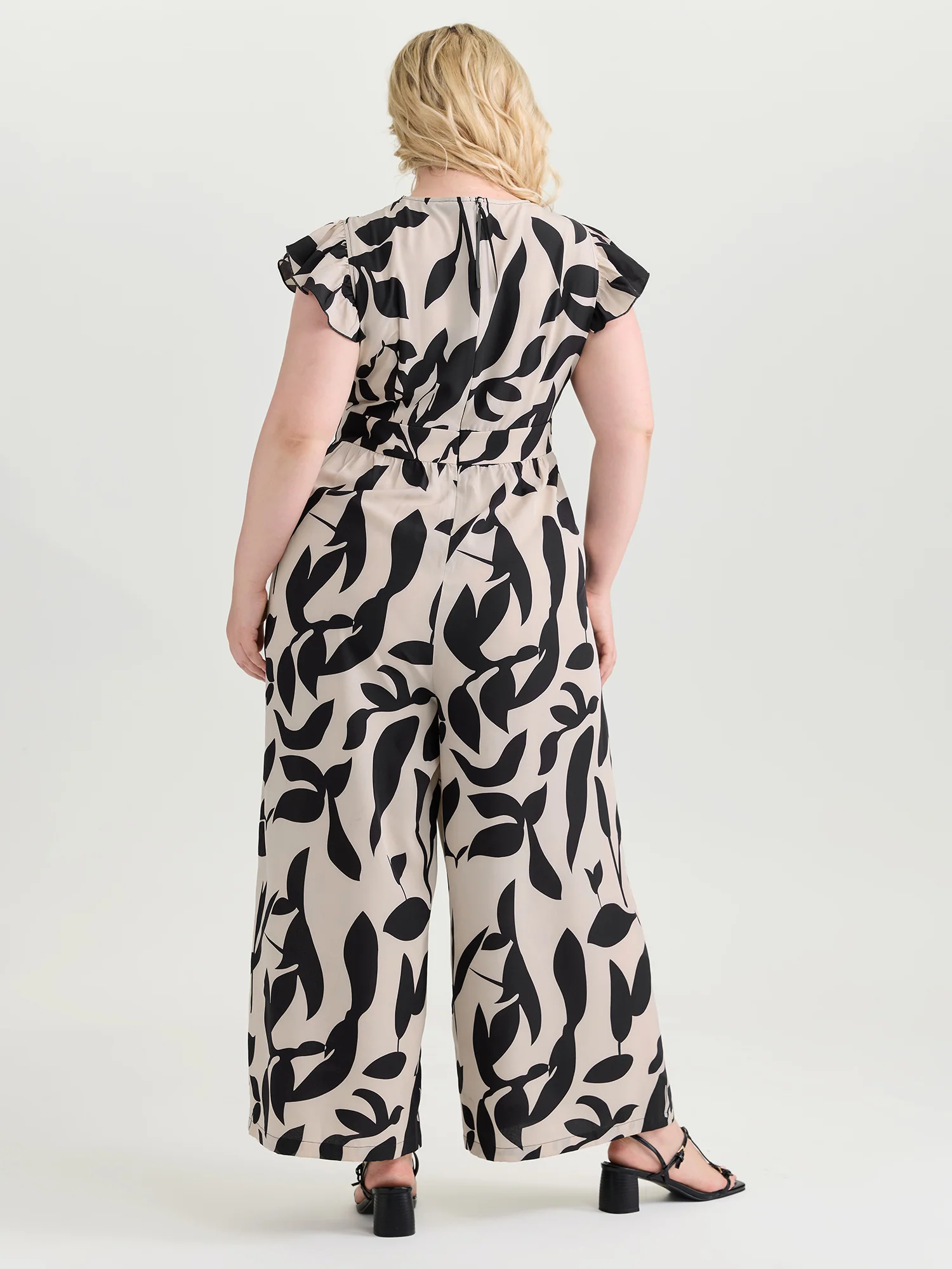 Silhouette Flower Lace Waist-Defining Jumpsuit - Image 4