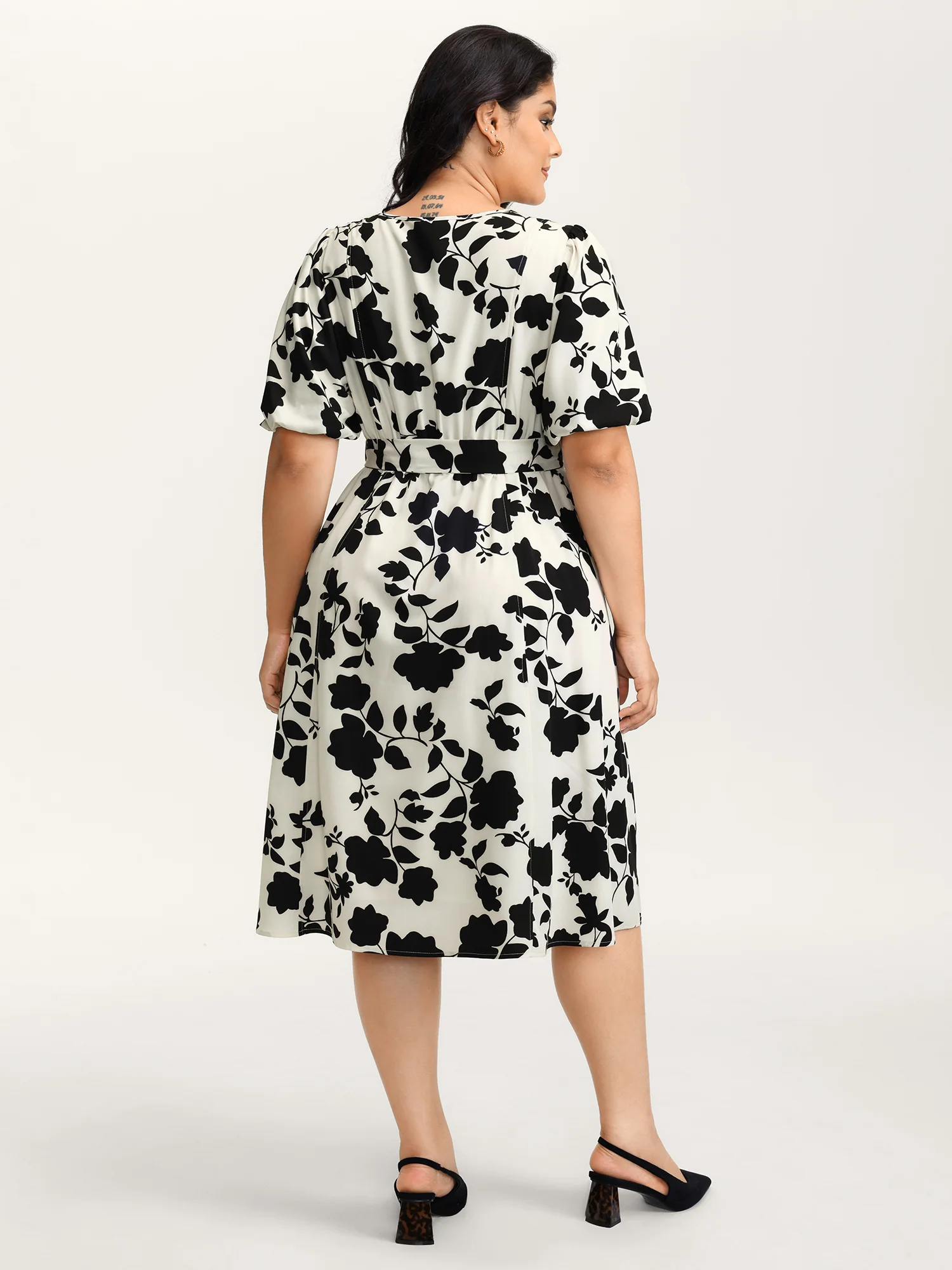 Silhouette Flower Puffy Sleeve Midi Dress - Image 4