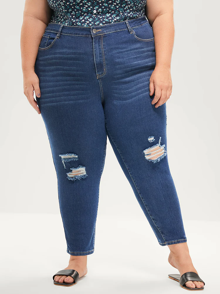 Skinny Moderately Stretchy Mid Rise Medium Wash Pocket Jeans - Image 10