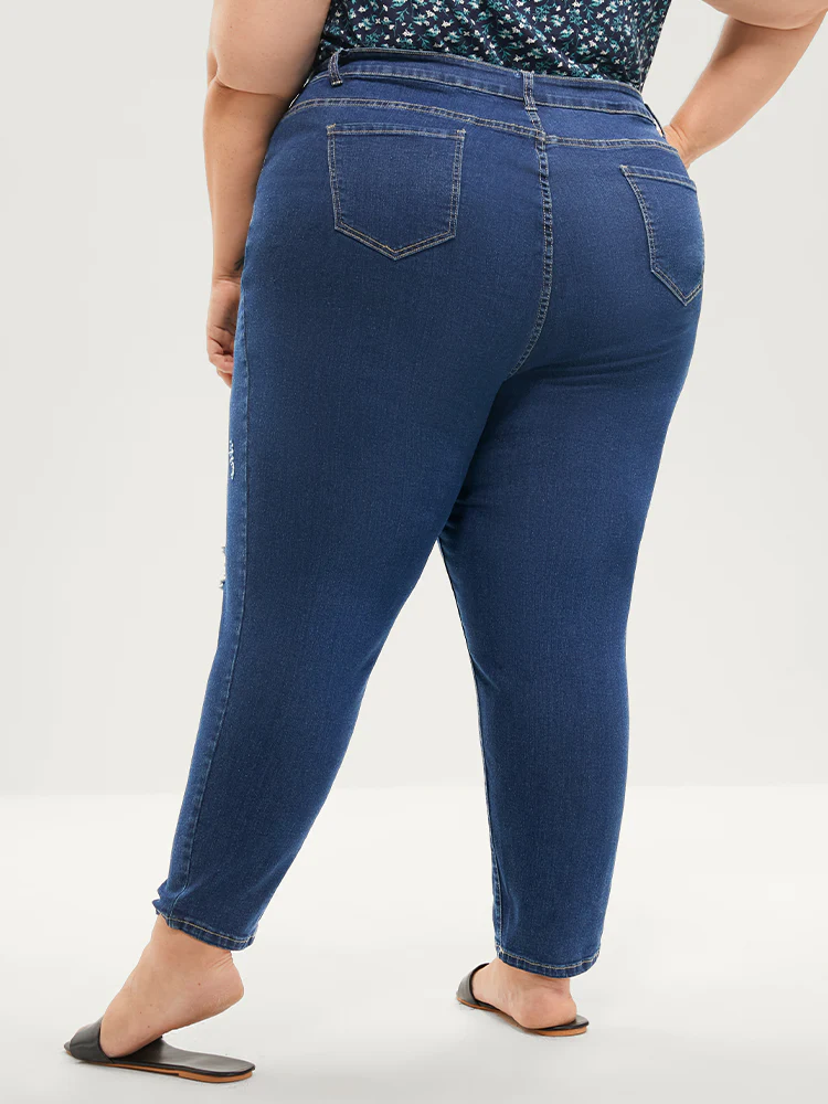 Skinny Moderately Stretchy Mid Rise Medium Wash Pocket Jeans - Image 11