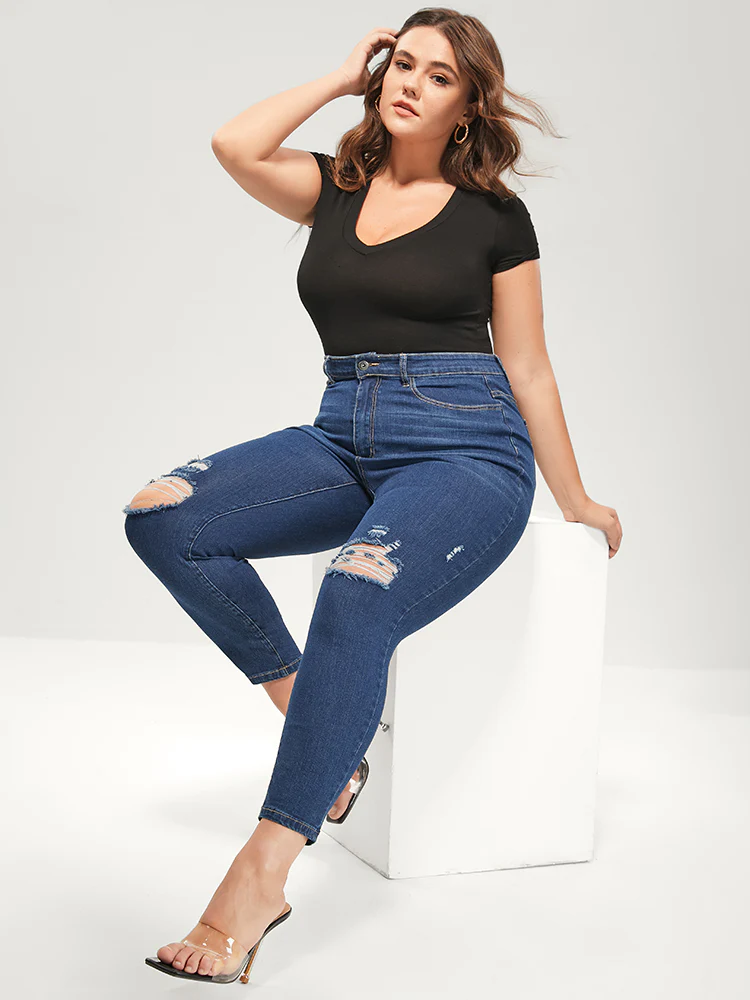 Skinny Moderately Stretchy Mid Rise Medium Wash Pocket Jeans - Image 5