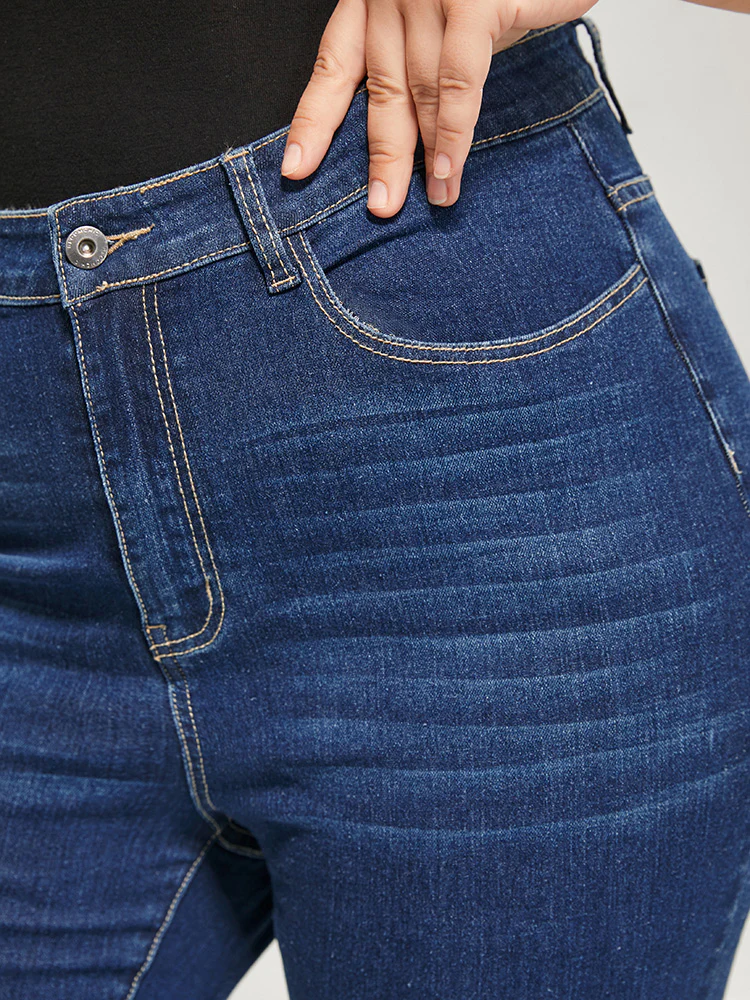 Skinny Moderately Stretchy Mid Rise Medium Wash Pocket Jeans - Image 6