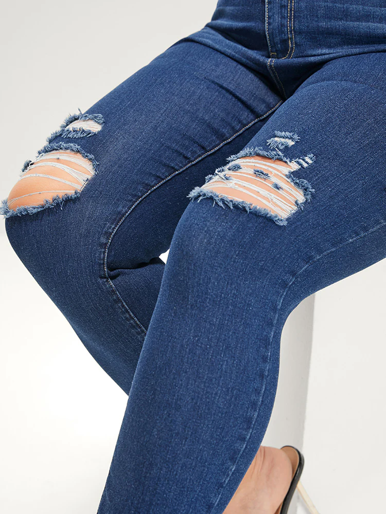 Skinny Moderately Stretchy Mid Rise Medium Wash Pocket Jeans - Image 7