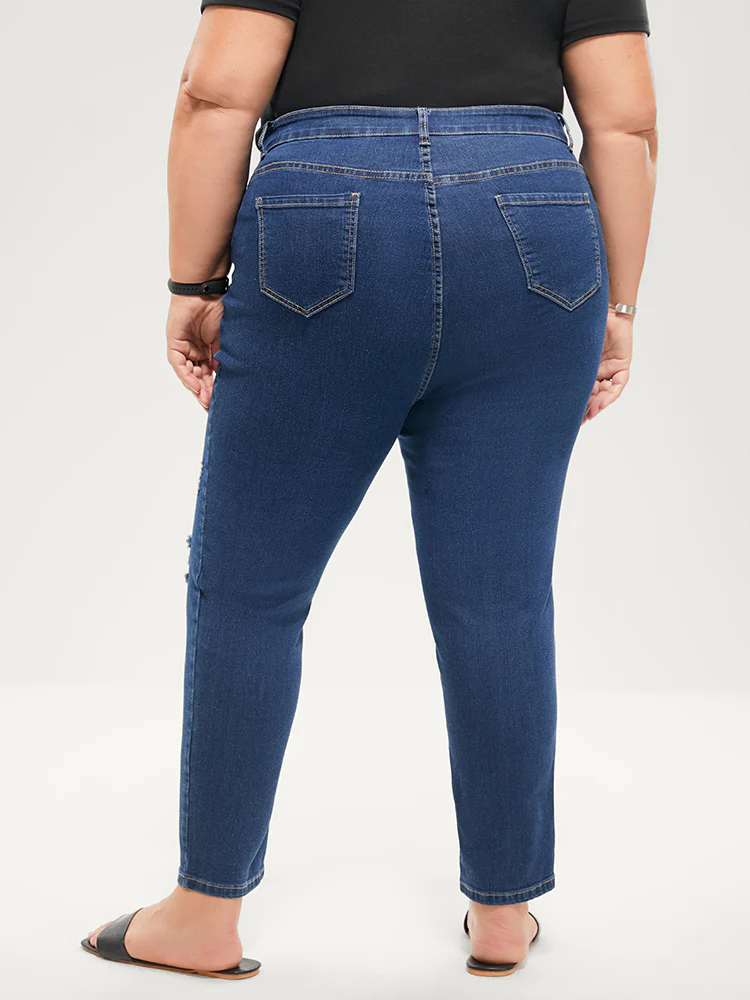 Skinny Moderately Stretchy Mid Rise Medium Wash Pocket Jeans - Image 9