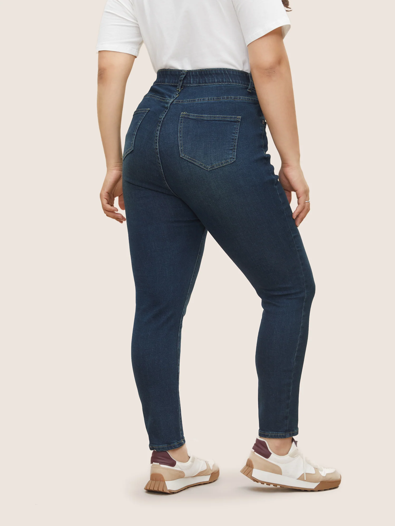 Pull-On Moderate Stretch Skinny-Fit Jeans - Image 10