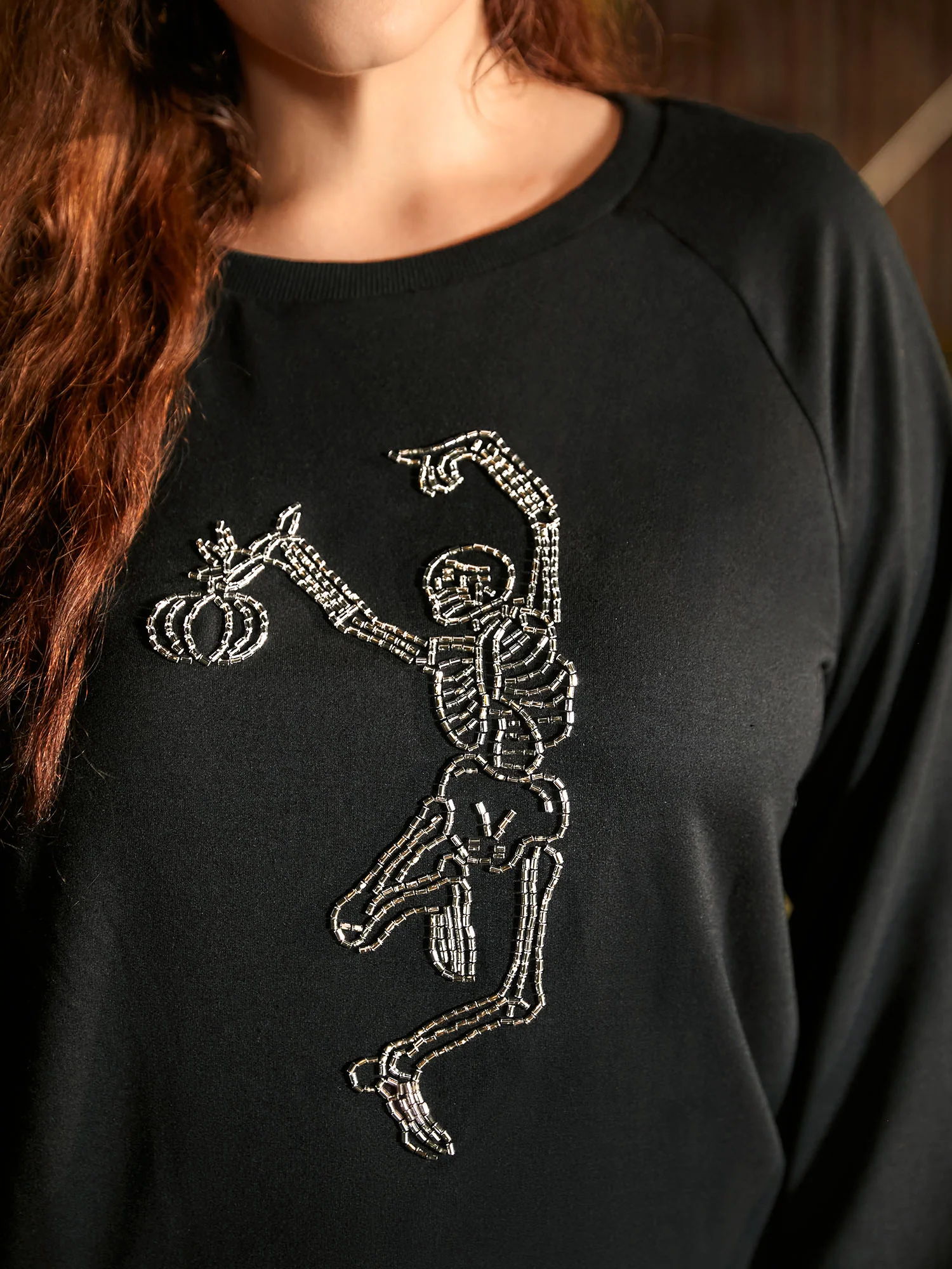 Skull Embellished Raglan Sweatshirt - Image 4