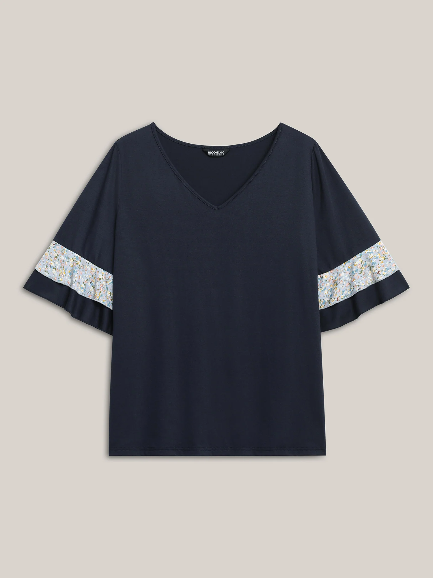 Sleeve Spliced V-Neck Fitted T-Shirt - Image 6