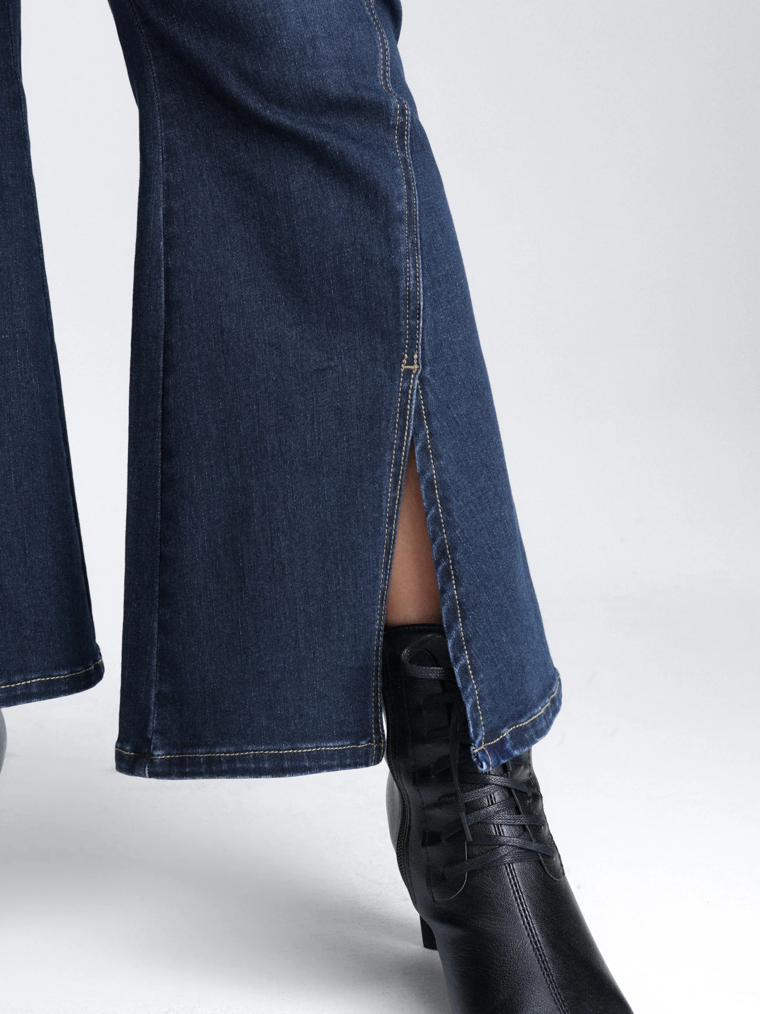 Slit Flared Hem Bootcut Jeans - Image 4