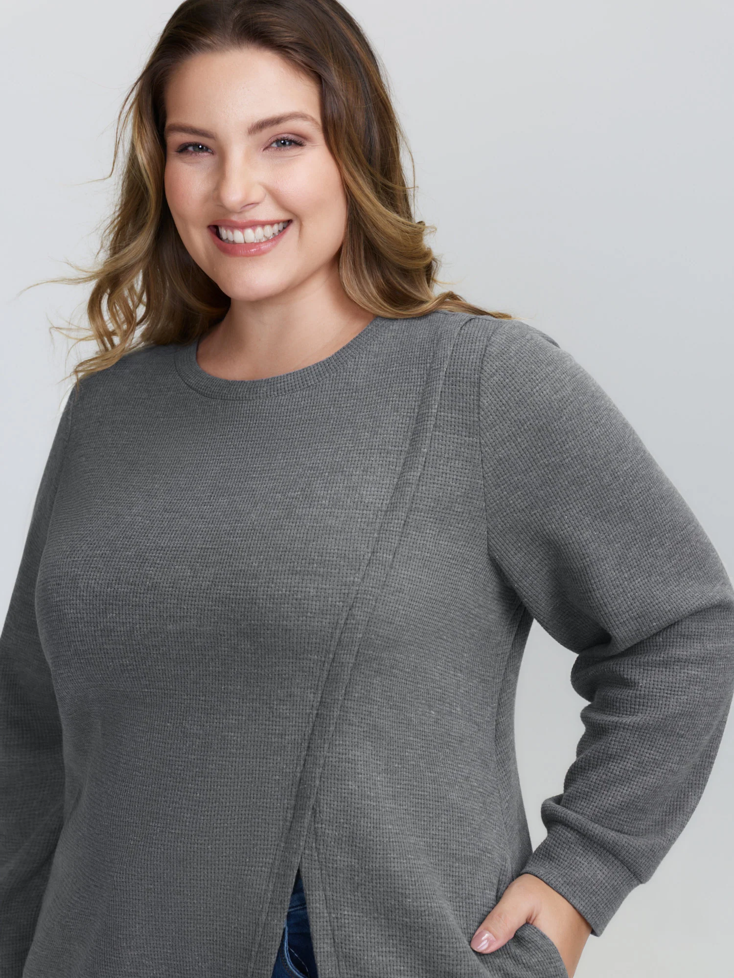 Slit Hem Round Neck Solid Sweatshirt - Image 3