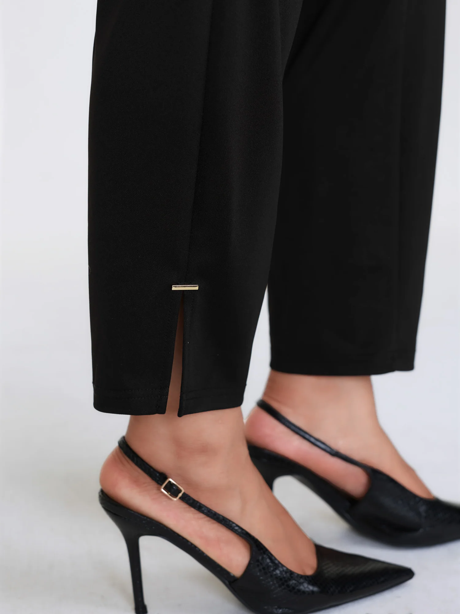 Slit Metal Detail Skinny-Fit Pants - Image 5