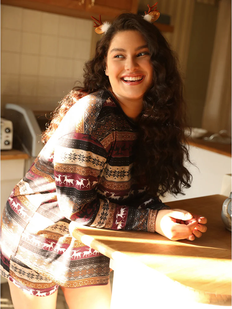 Snowflake & Elk Print Pajama Set - Image 7