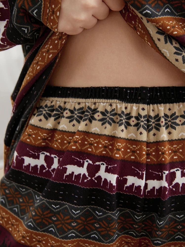 Snowflake & Elk Print Pajama Set - Image 9