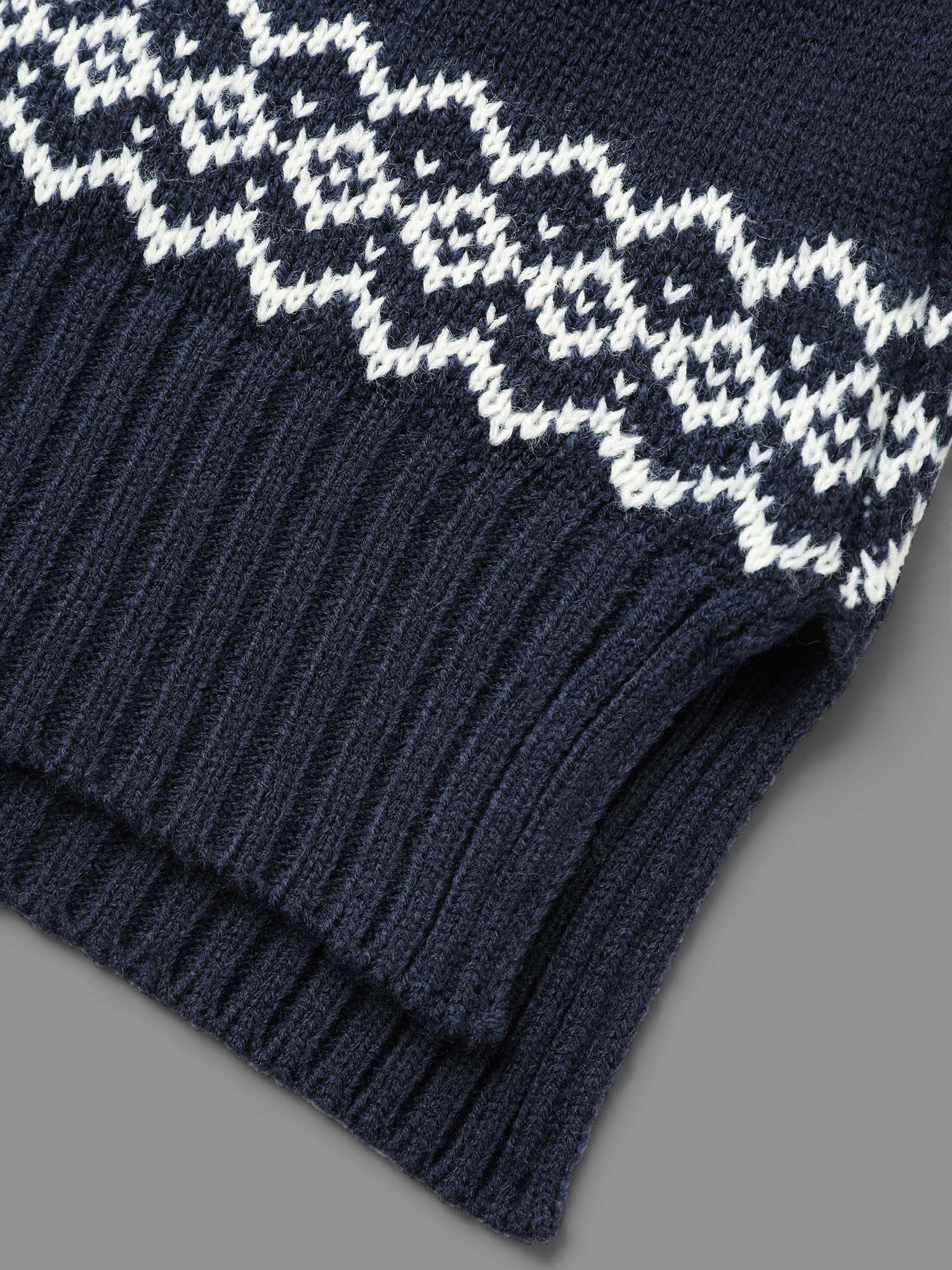 Snowflakes Pattern Contrast Round Neck Pullover - Image 6