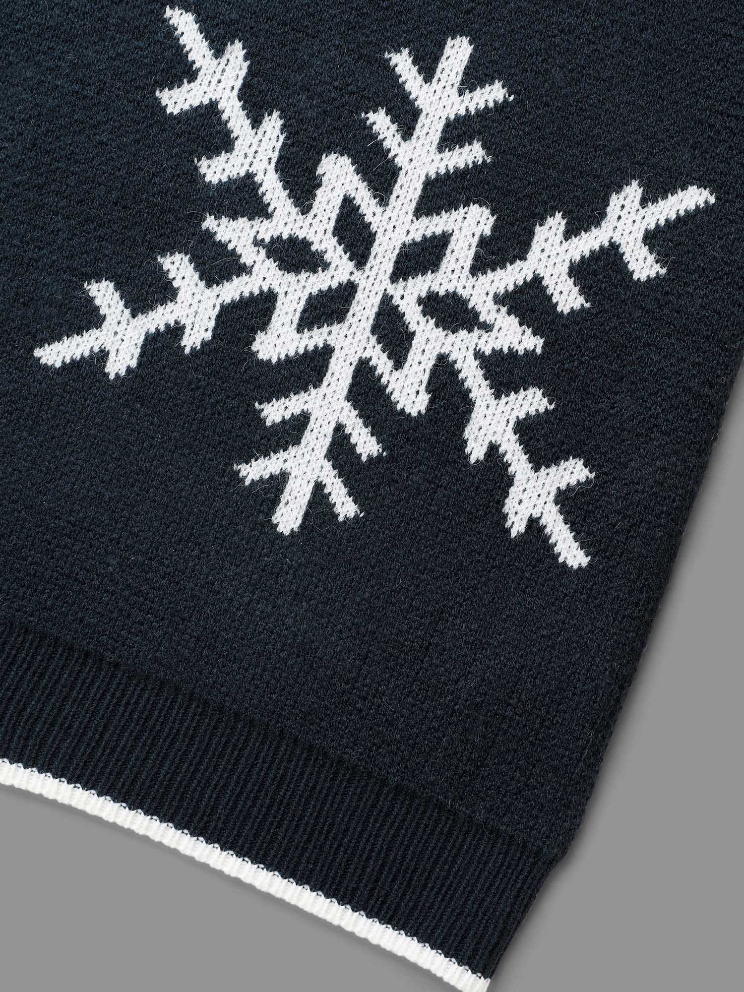 Snowflakes Pattern Contrasting Hem Pullover - Image 6