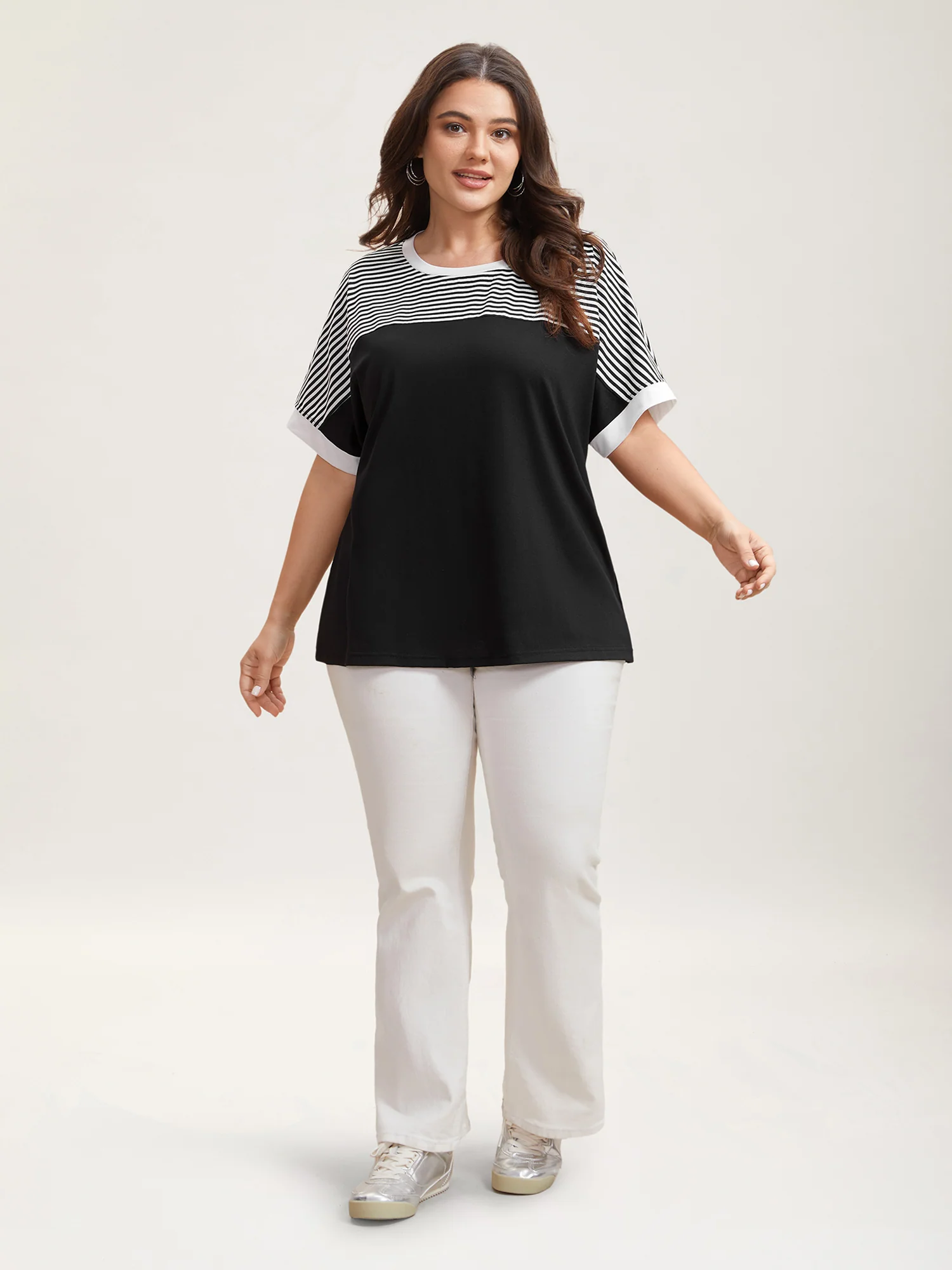 Solid and Striped Contrast Hem T-Shirt - Image 4