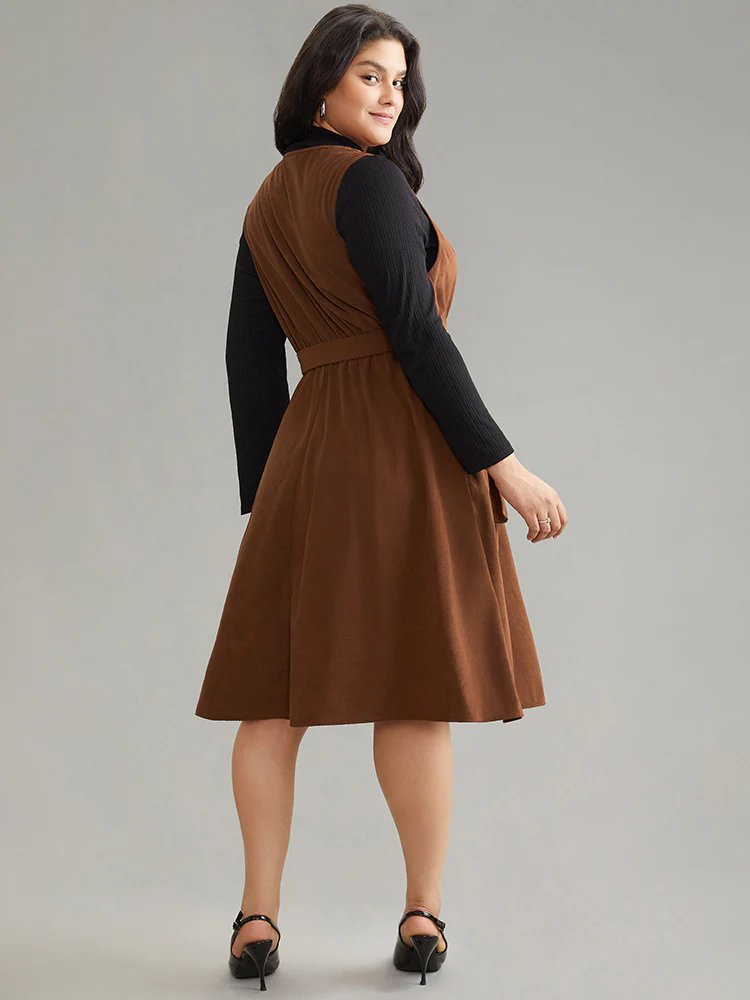 Solid Belted Buckle Detail Flap Pocket Sleeveless Dress - Image 3