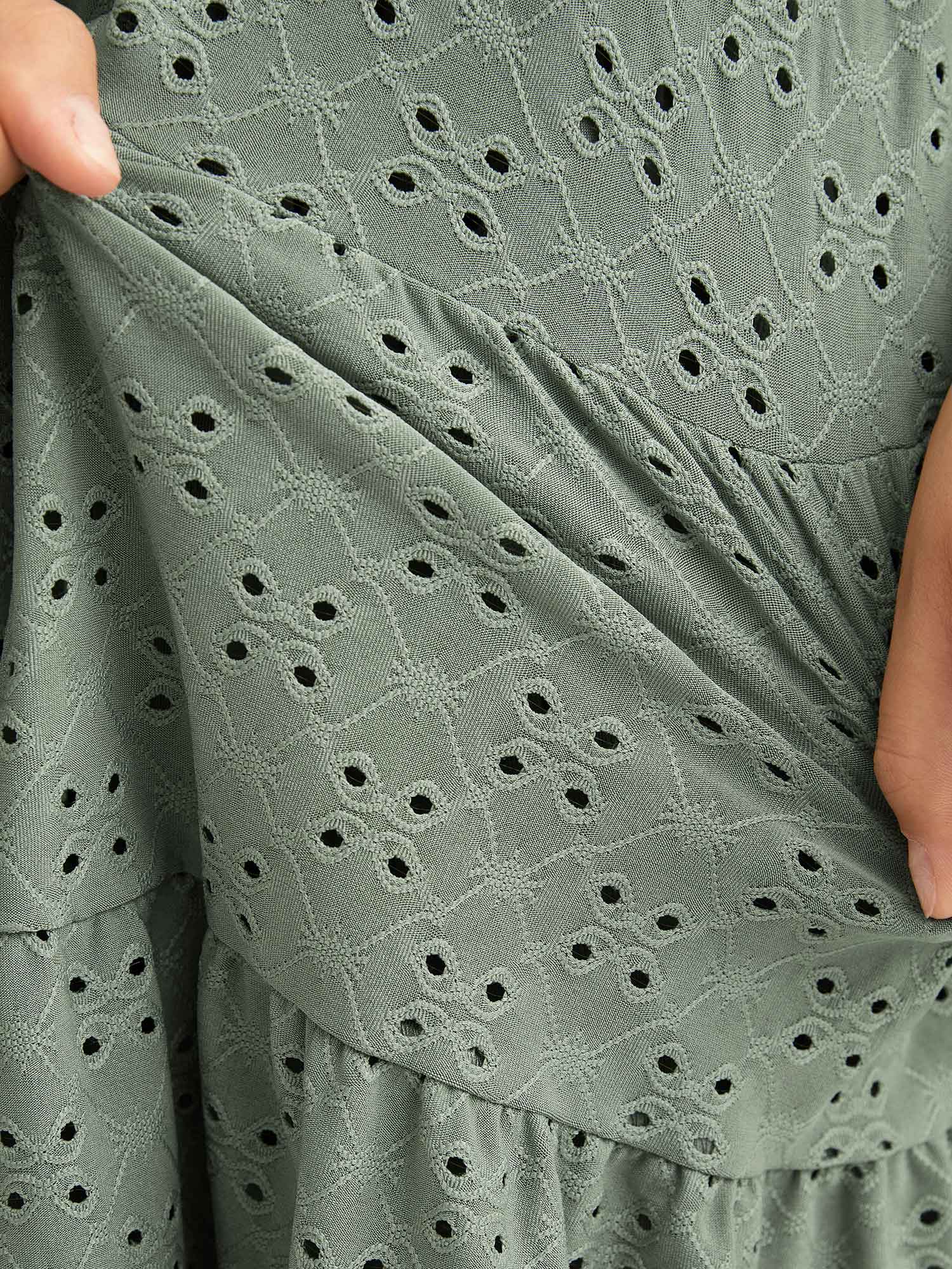 Solid Broderie Anglaise Ruffle Layered Hem T-shirt - Image 4
