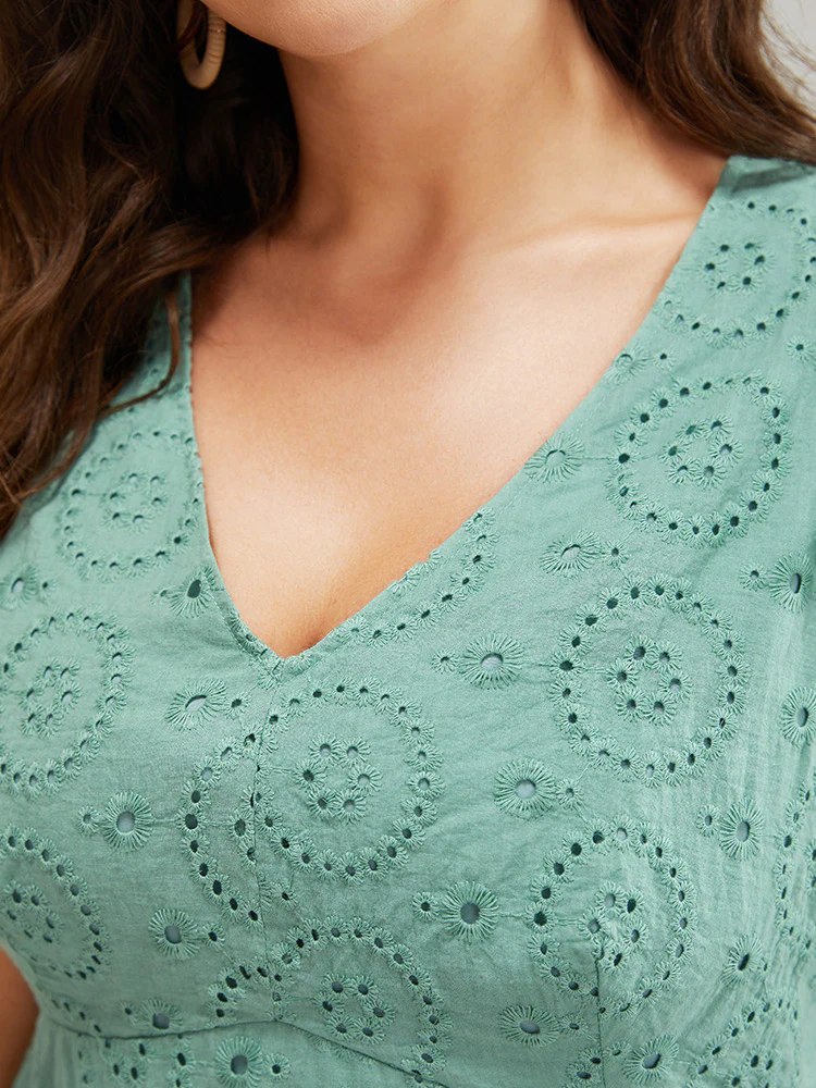 Solid Broderie Anglaise Ruffles Cap Sleeve Tank Top - Image 6