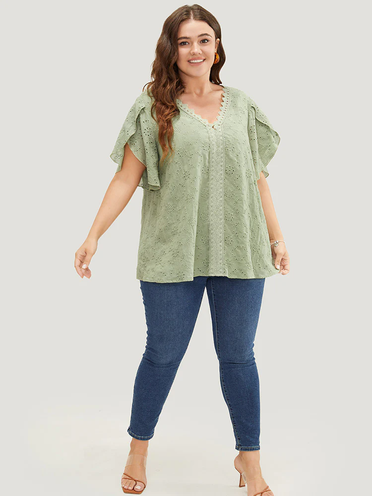 Solid Broderie Anglaise Split Sleeve Contrast Lace Blouse - Image 3