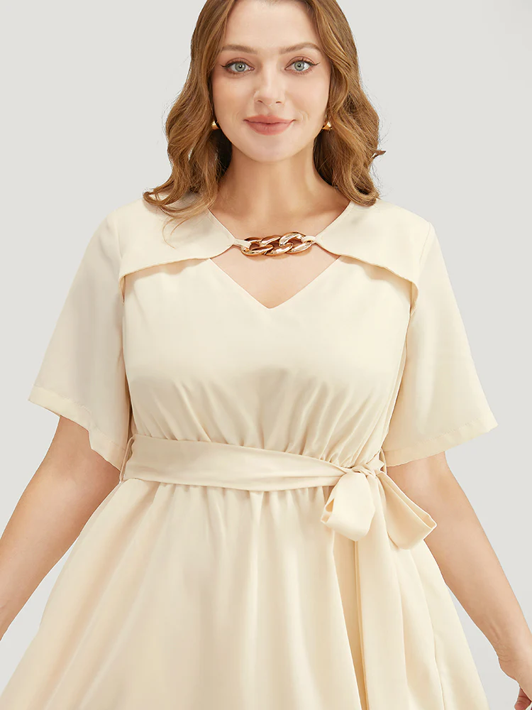 Solid Chain Detail Cut Out Pocket Belted Flutter Dress - Image 5