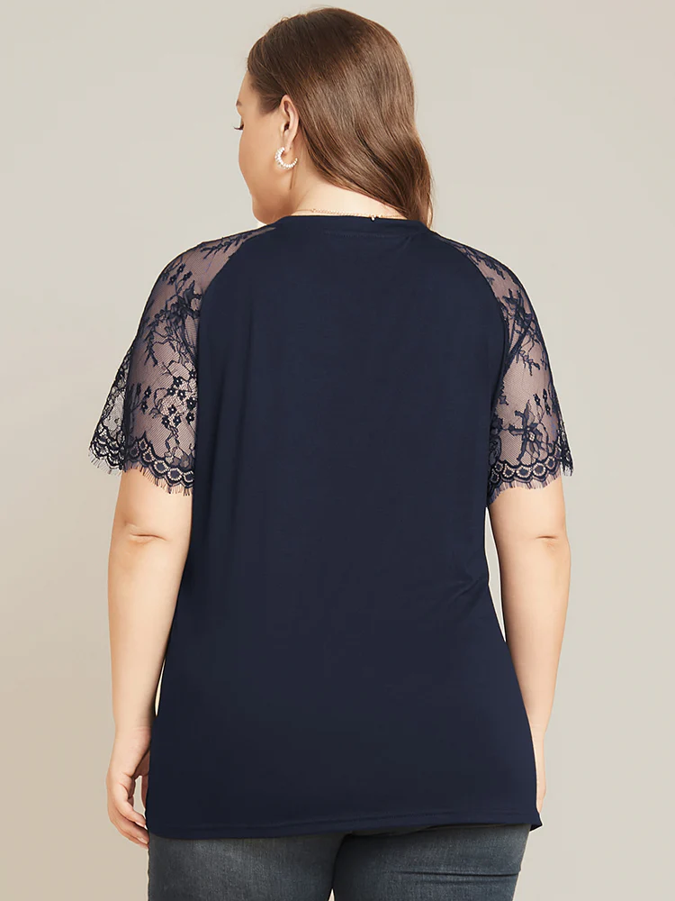 Solid Contrast Lace Raglan Sleeve V Neck T-shirt - Image 2