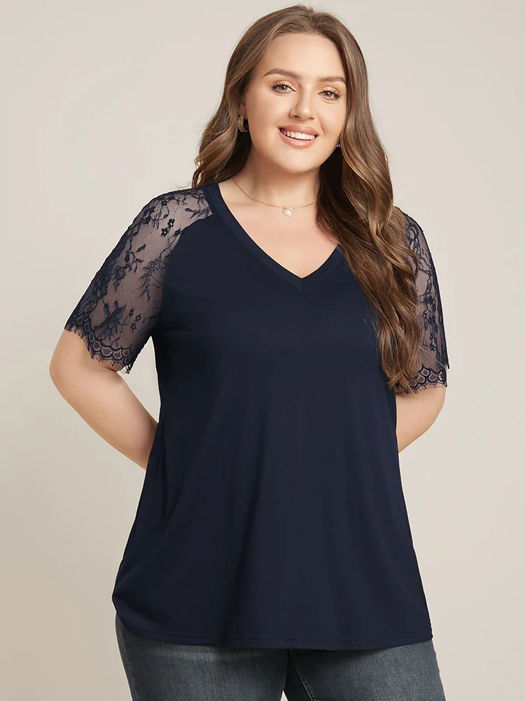 Solid Contrast Lace Raglan Sleeve V Neck T-shirt - Image 6