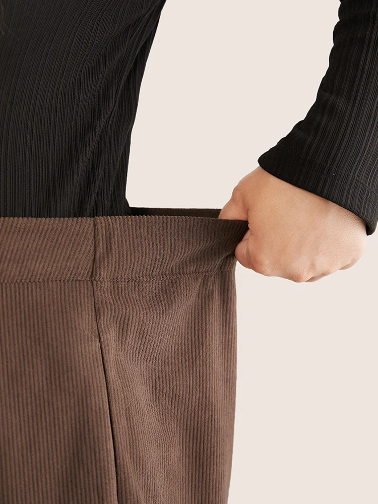 Solid Corduroy Plicated Detail Shorts - Image 3