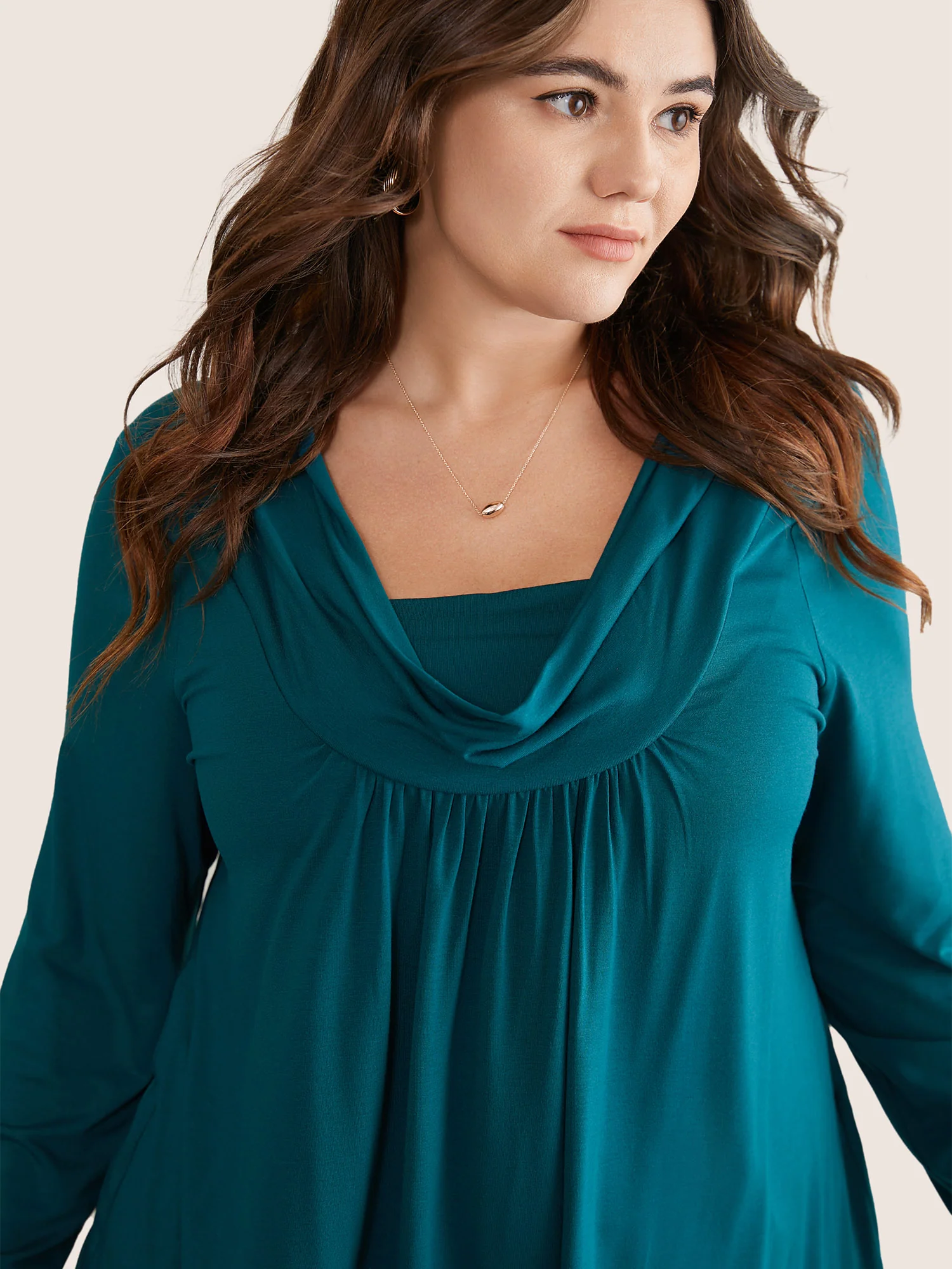 Solid Cowl Neck Gathered Arc Hem T-shirt - Image 4