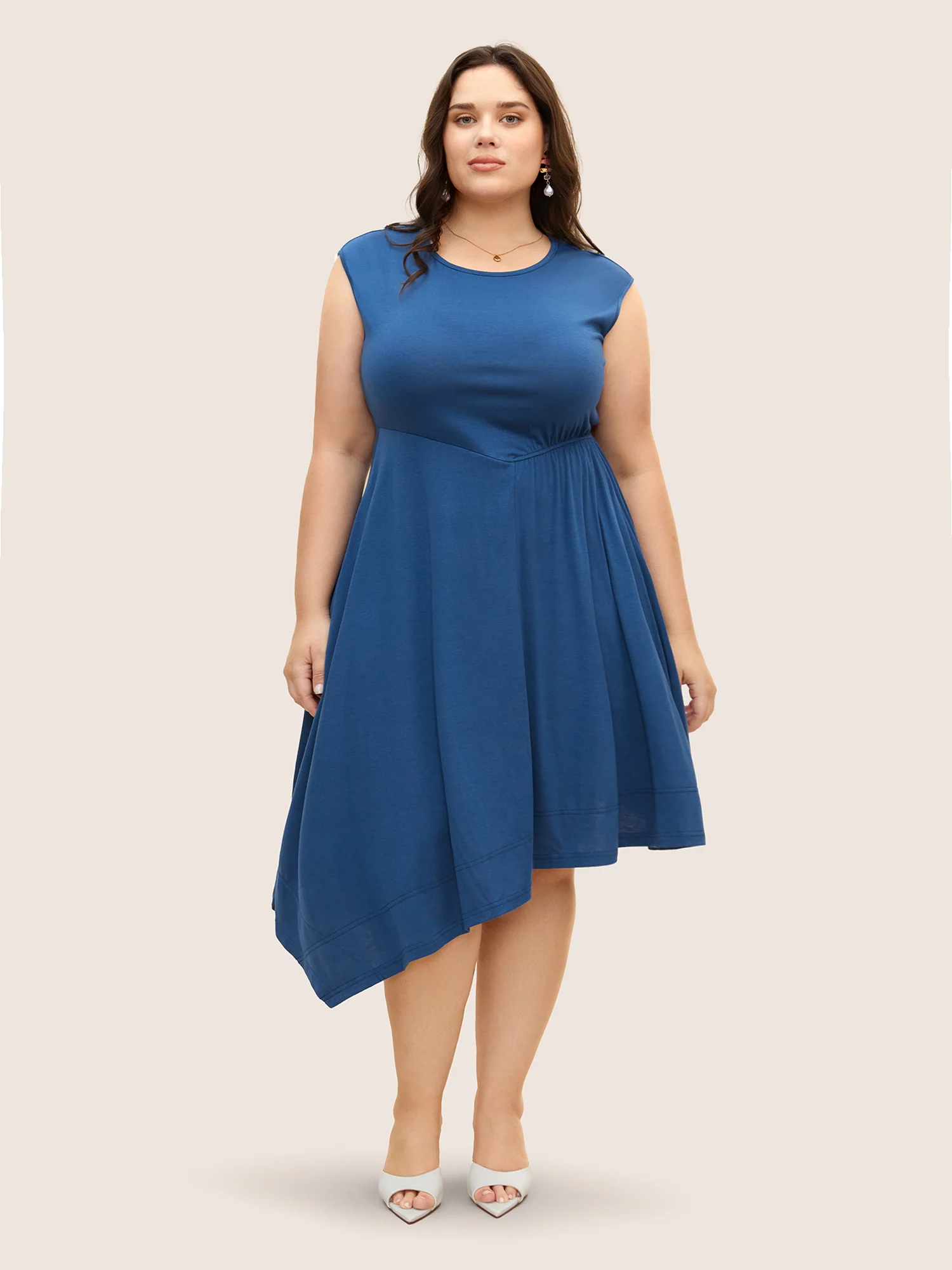 Solid Crew Neck Asymmetrical Hem Dress - Image 2