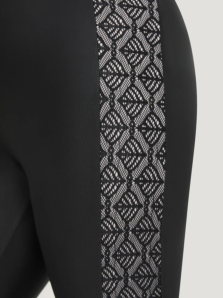 Solid Crochet Lace High Rise Cropped Leggings - Image 8