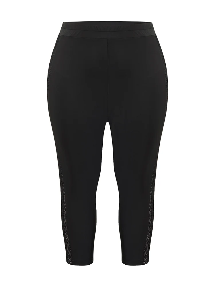 Solid Crochet Lace High Rise Cropped Leggings - Image 9