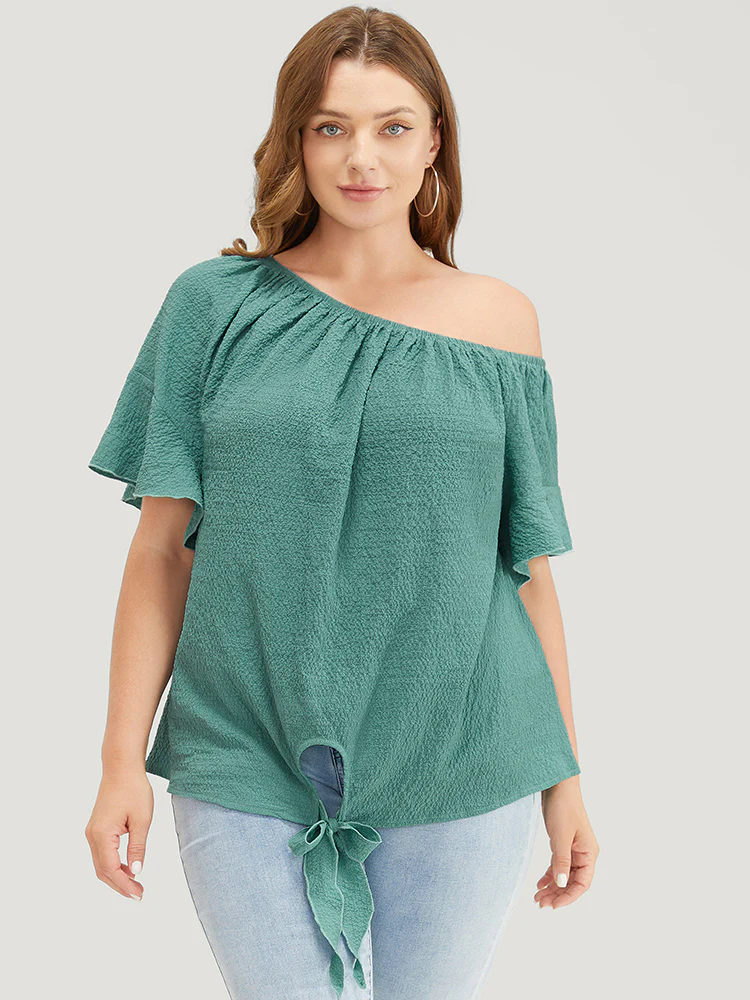 Solid Cut Out Knotted Hem Ruffle Sleeve One Shoulder Blouse - Image 3