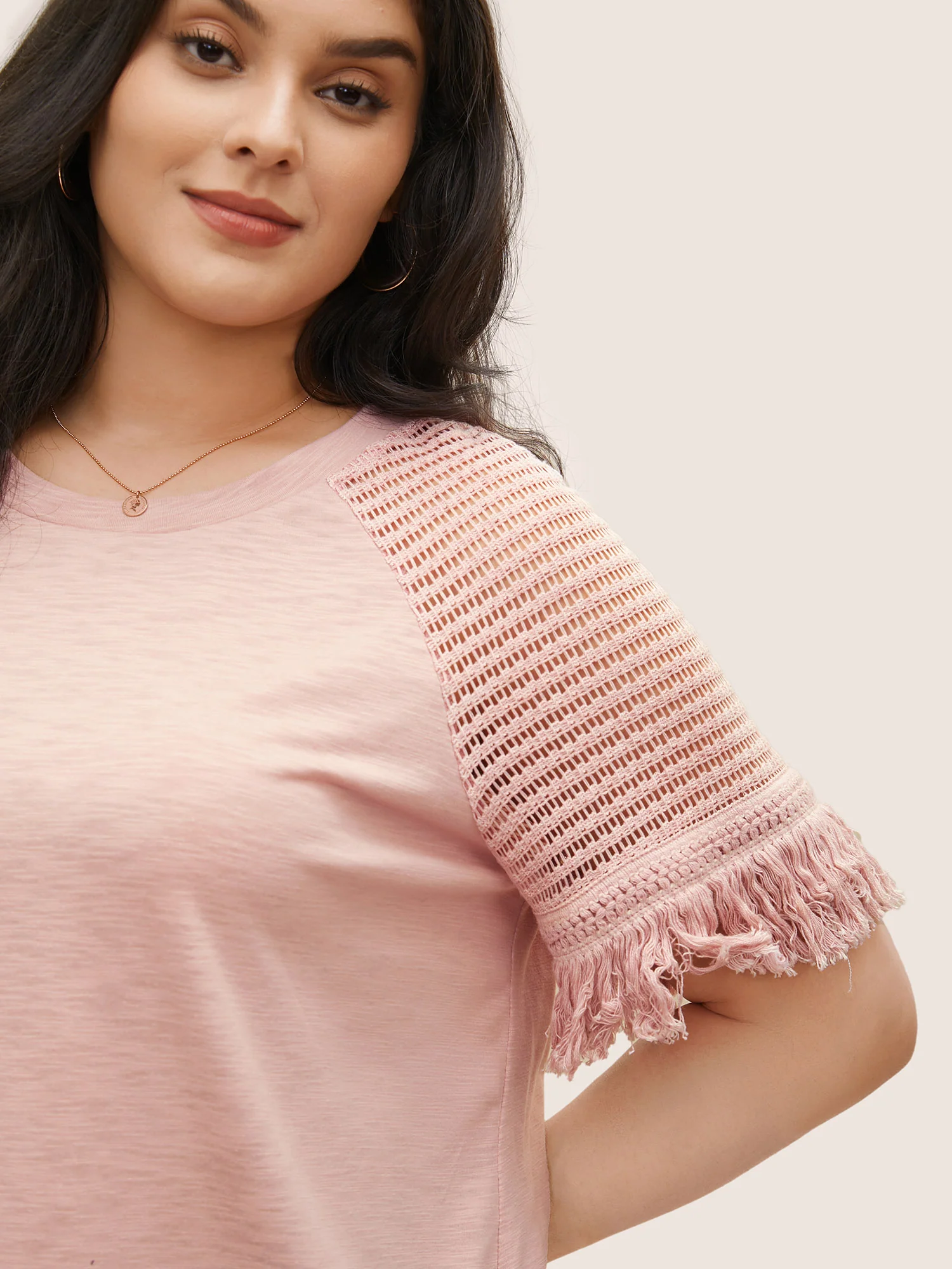 Solid Cut Out Raglan Sleeve Fuzzy Trim T-shirt - Image 4