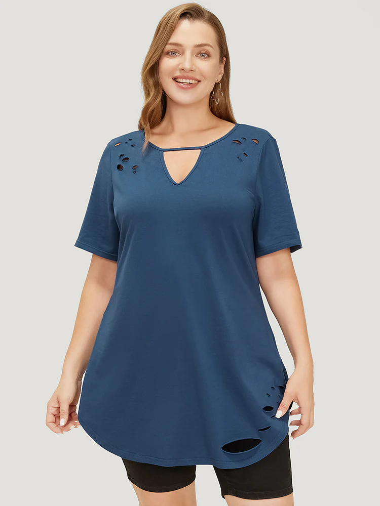 Solid Distressed Detail Arc Hem Keyhole Neck T-shirt - Image 3