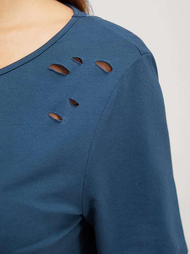 Solid Distressed Detail Arc Hem Keyhole Neck T-shirt - Image 6