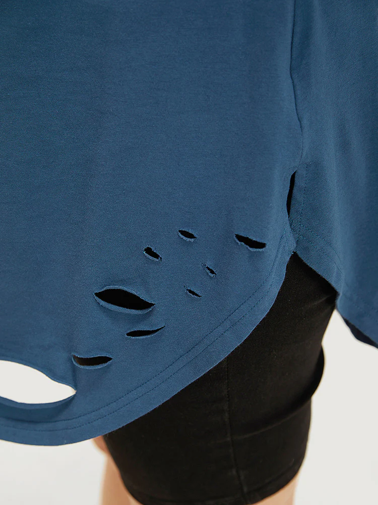Solid Distressed Detail Arc Hem Keyhole Neck T-shirt - Image 7