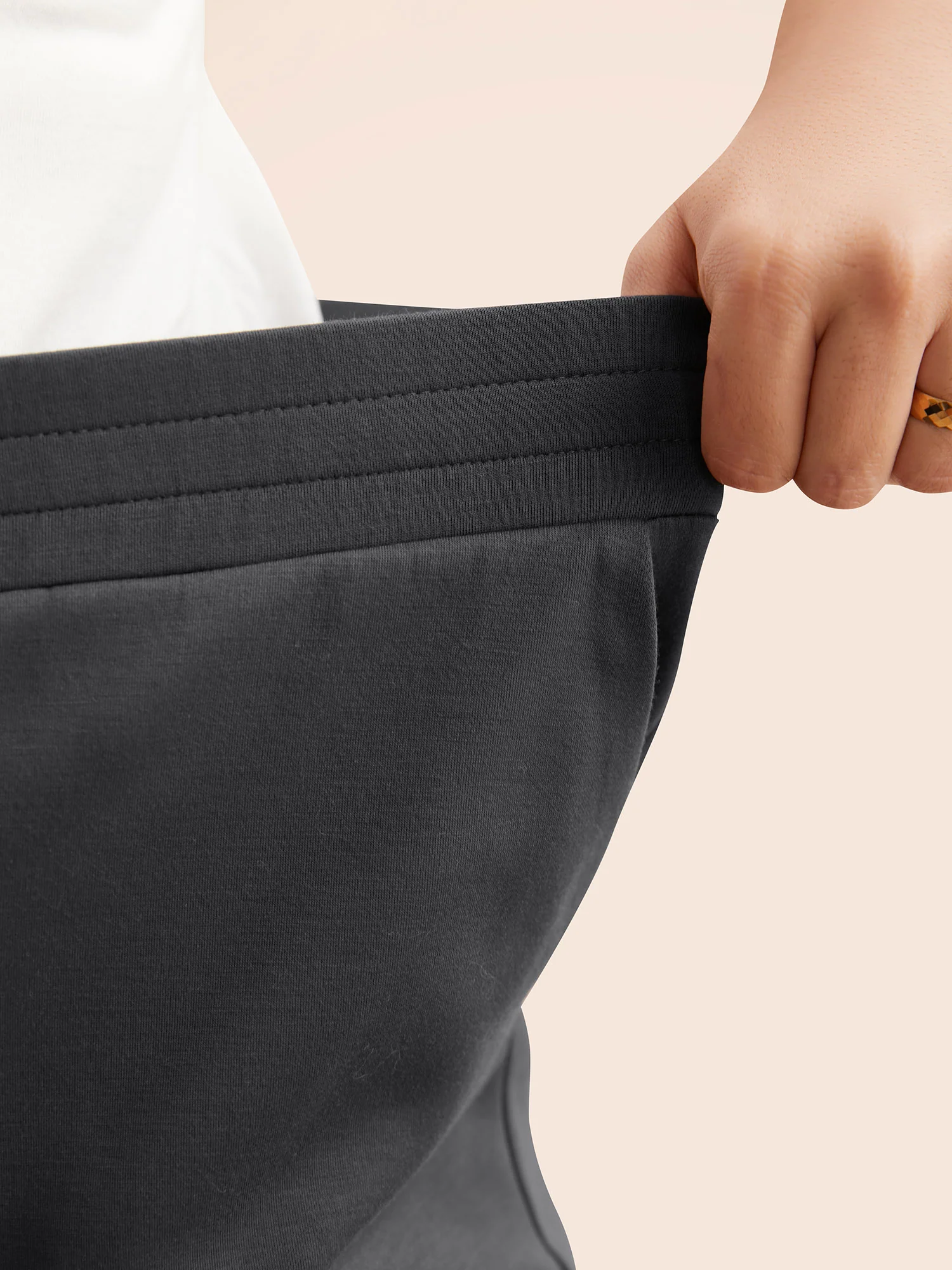 Solid Elastic Waist Carrot Pants - Image 3