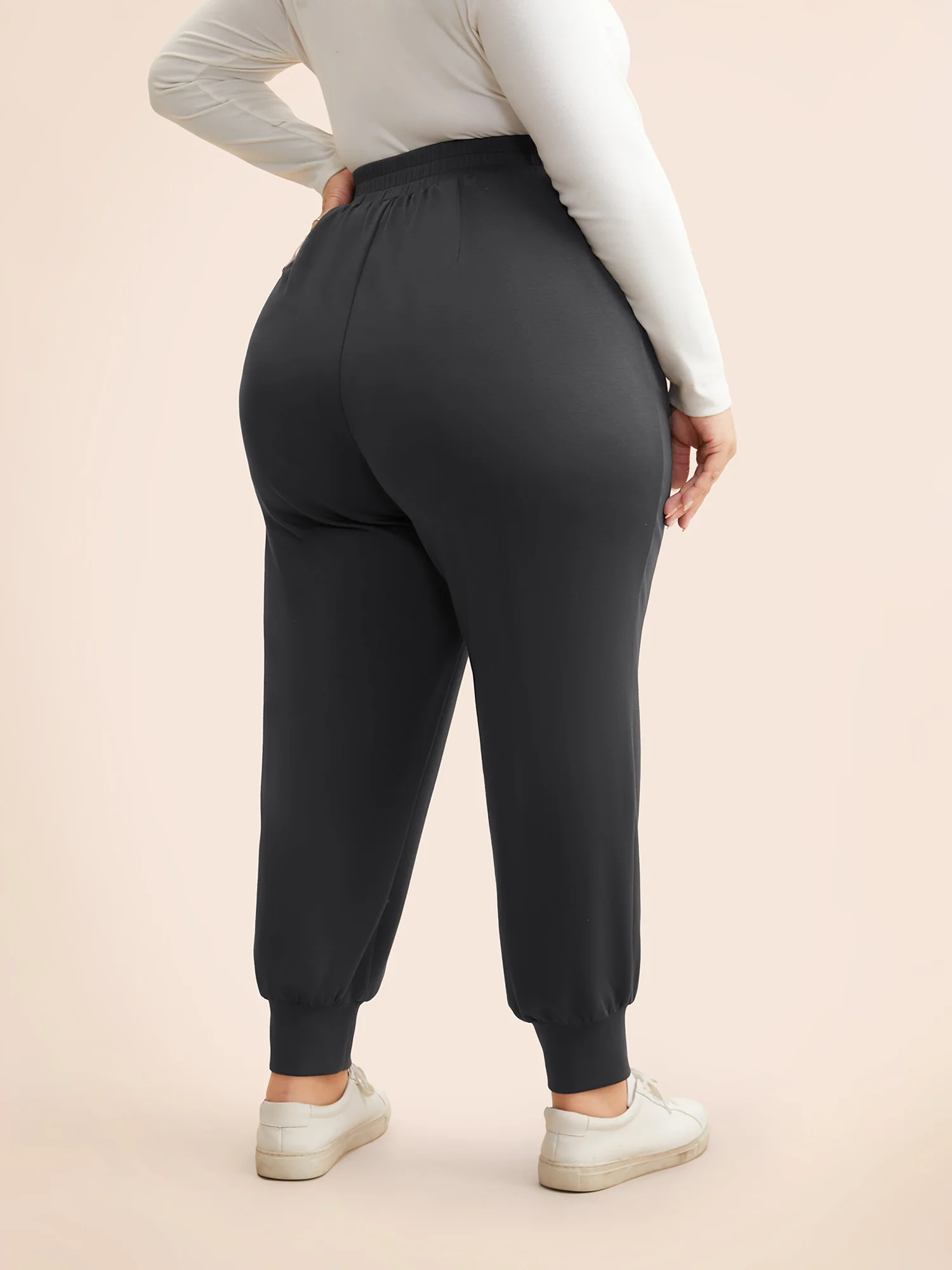 Solid Elastic Waist Carrot Pants - Image 4
